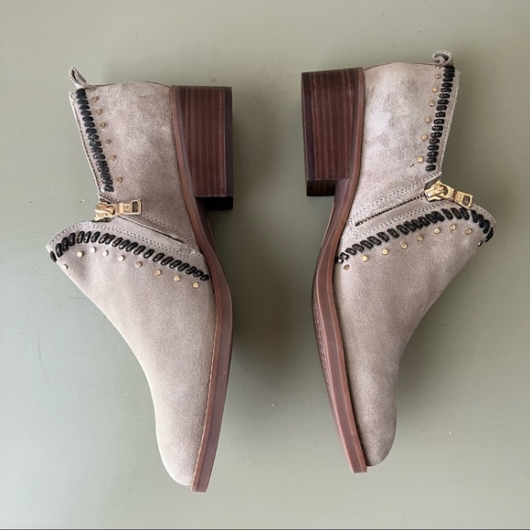 Latigo Anthropologie Tan Suede Studded Low Boots Size 9 1/2 US - Picture 3 of 9